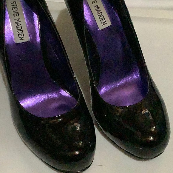 Steve Madden Trinitie Patent Leather Pump - Picture 7 of 14